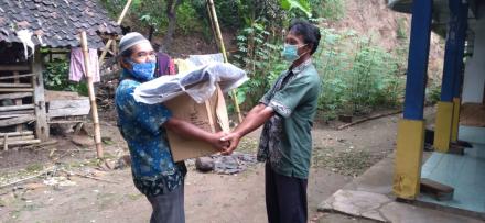     DROPING LOGISTIK BAGI KORBAN TANAH LONGSOR